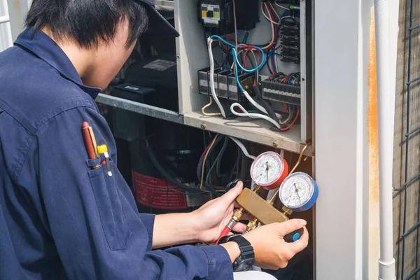 Experienced Technicians Ready for Heater Repairs in Sarasota