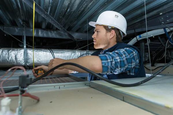 Electricians Management Service That Reduces Missed Jobs
