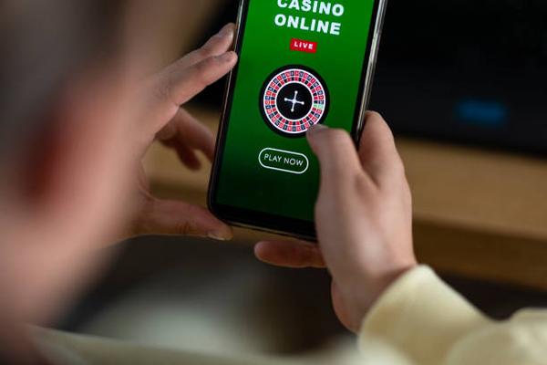 Experience Timeless Table Game Favorites through a Singapore online casino Site for Gamers